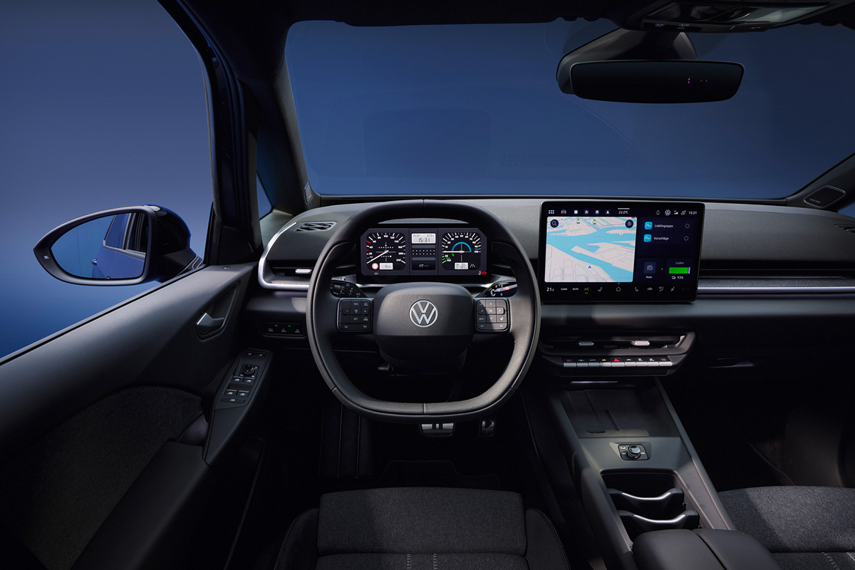 Innenansicht mit Blick auf Display und Navi im ID.3 neo