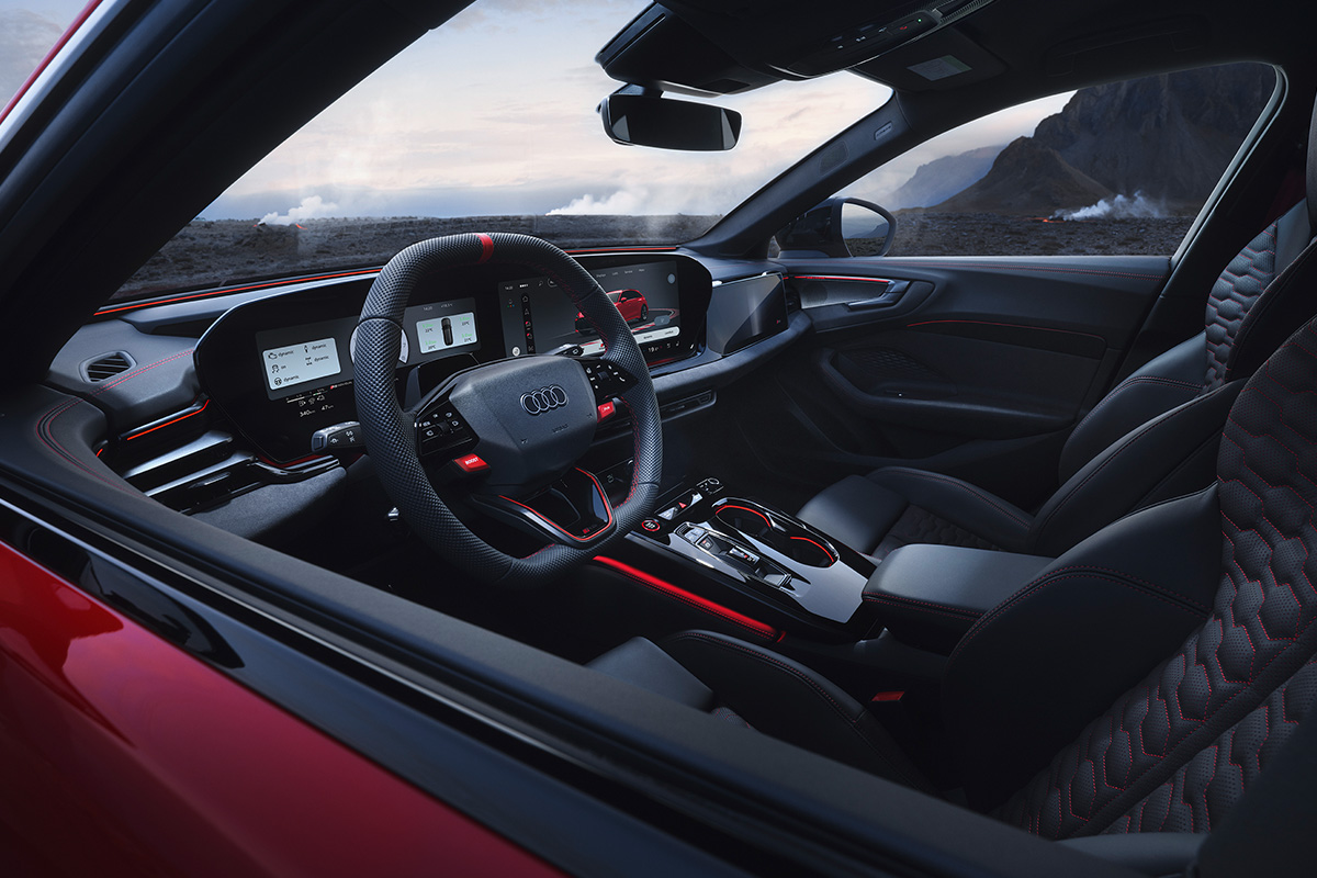 Innenansicht des neuen Audi RS5 in rot